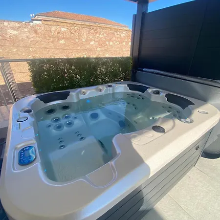 L'hippy Chic Jacuzzi Superbe Vue Etang De Thau Balaruc-les-Bains