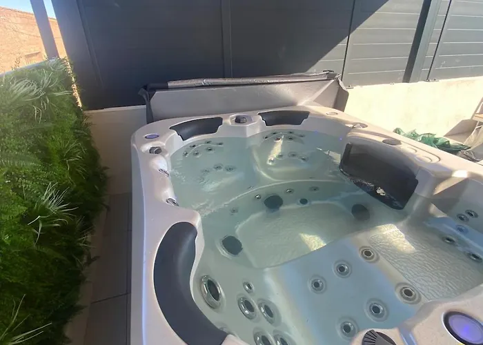 L'hippy Chic Jacuzzi Superbe Vue Etang De Thau Lejlighed Balaruc-les-Bains